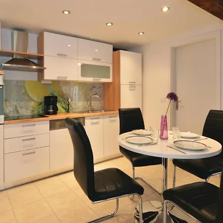 2 Bedroom In Apartment Lovran