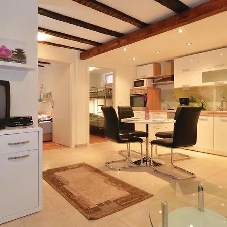 2 Bedroom In * Lovran