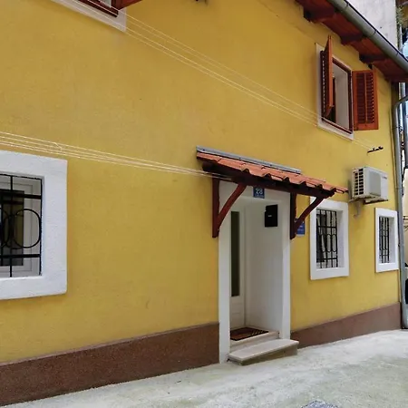 2 Bedroom In *